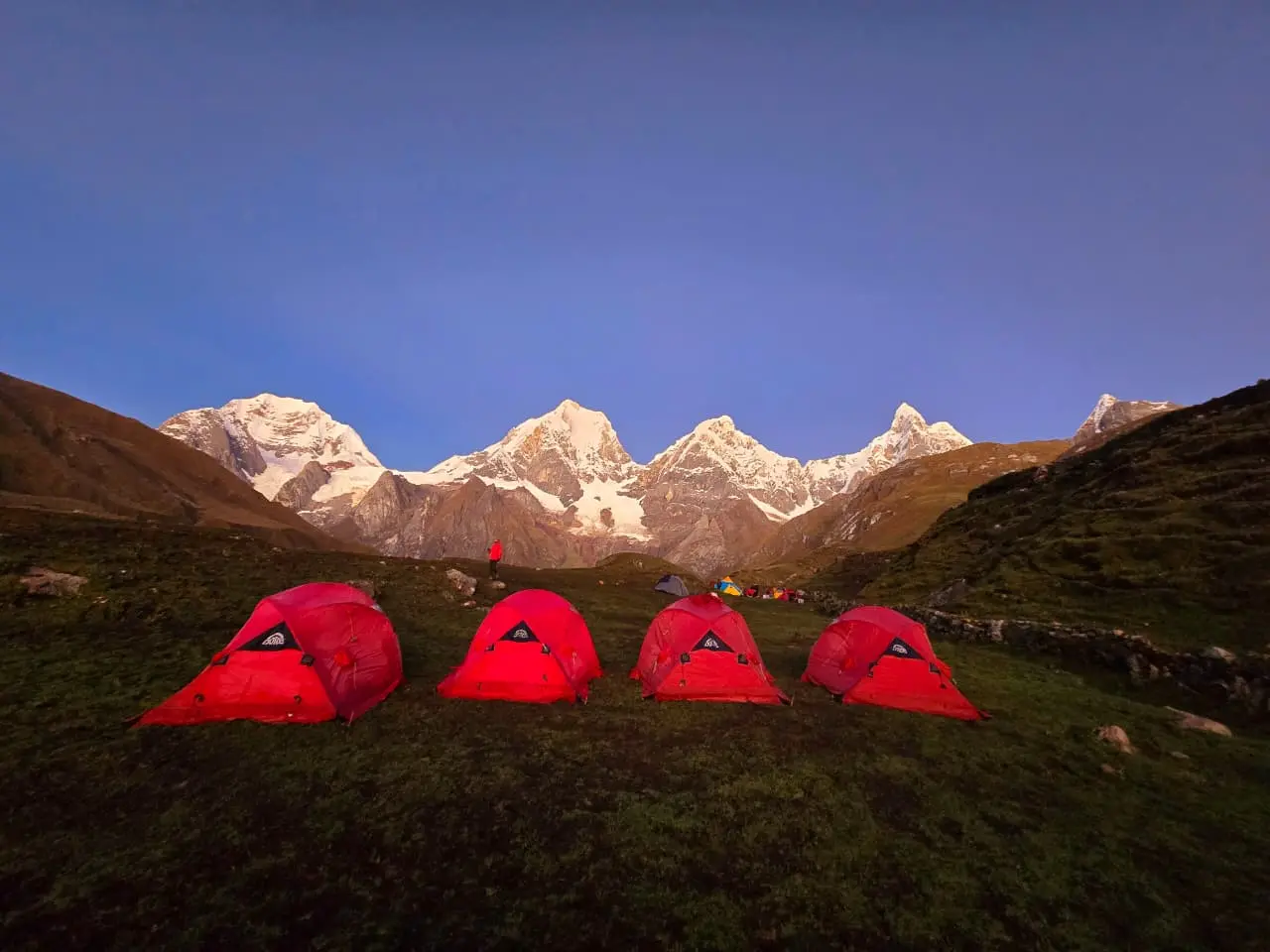 Trekking huayhuash y sus 12 vistas misteriosas de los andes peru - américa del sur - 1